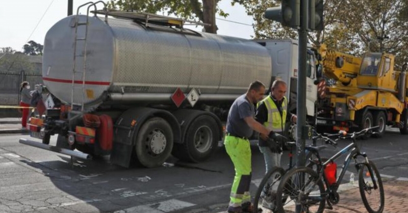 Drama in Voghera: tanker overwhelms and kills an 11-year-old child. An investigation opened
