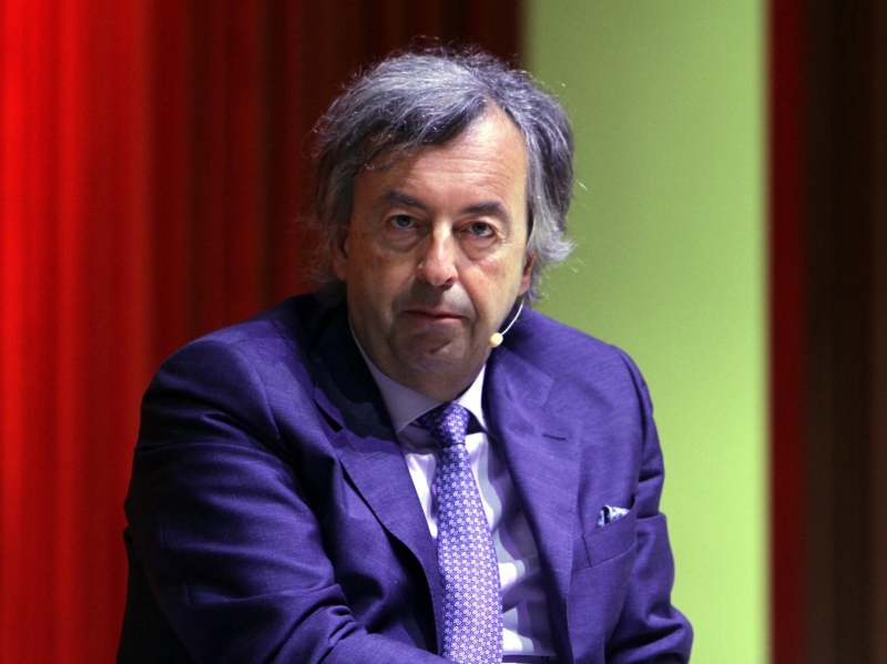 Green pass, Burioni: “Get vaccinated and don’t spend money on tampons”
