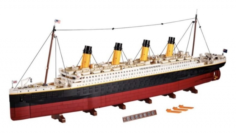 Lego features replica Titanic ship; toy arrives before christmas