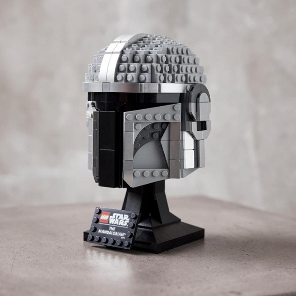 LEGO Star Wars: The Mandalorian collector's helmet to rebuild is top