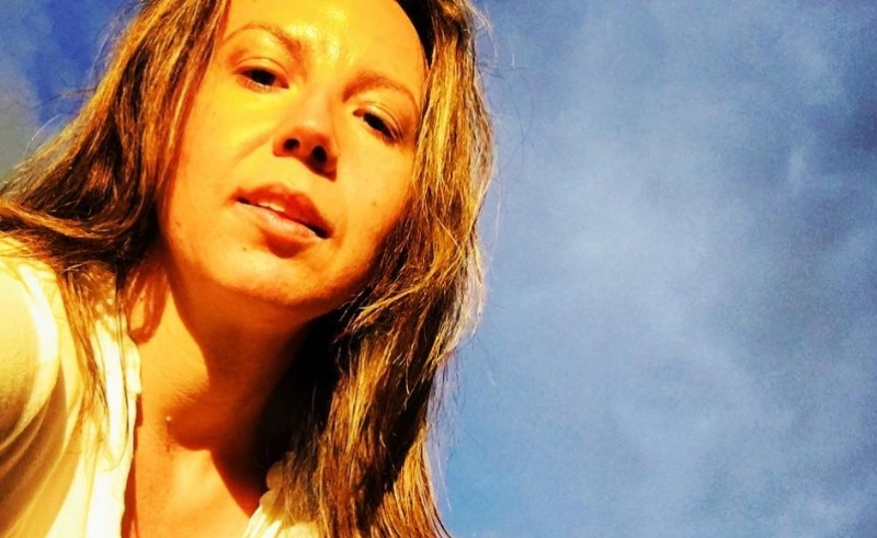 Who is Mafe Walker, the guest at Venga la Alegría who said she spoke the alien language