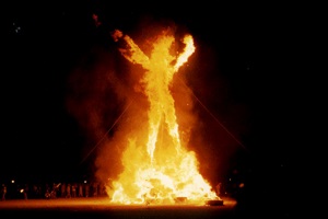 В этом году знаменитый пустынный фестиваль Burning Man будет виртуальным
